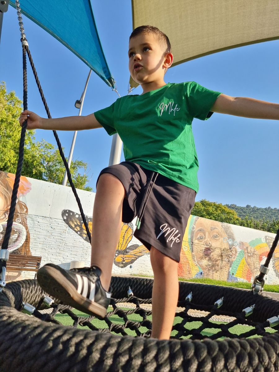 חליפה ילד אופנה ירוקה חתימה בכתף